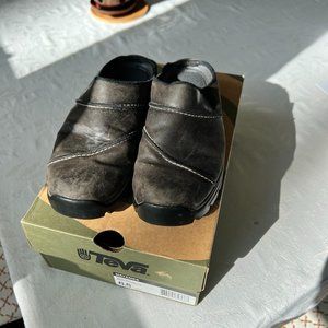 Teva Mules